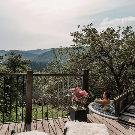 Luxgut Olivia * Zmollach